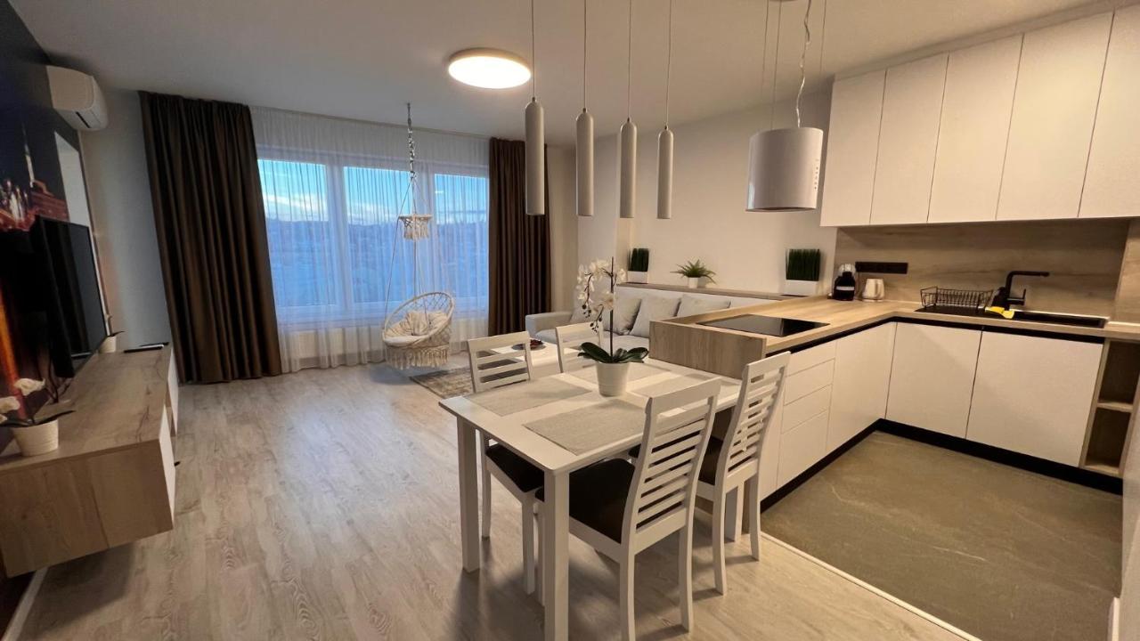 2 Room Apartment, With A View Of The Castle Bratislava Exterior photo