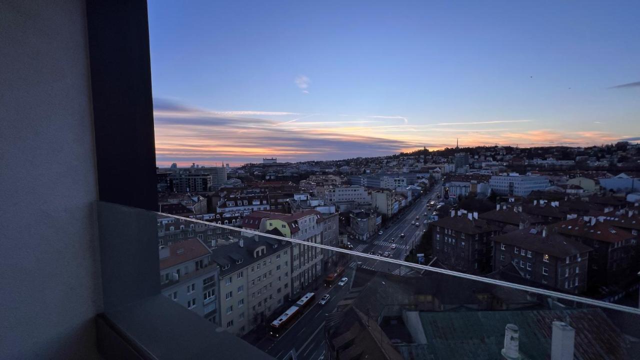 2 Room Apartment, With A View Of The Castle Bratislava Exterior photo